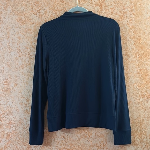 🌿SALE🌿TOMMY HILFIGER Sport Long Sleeve Shirt size Medium - Picture 2 of 7